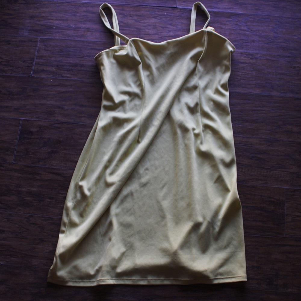 Leslie day yellow dress